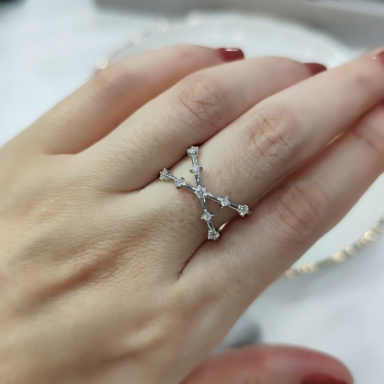 18K白金鑽石戒指