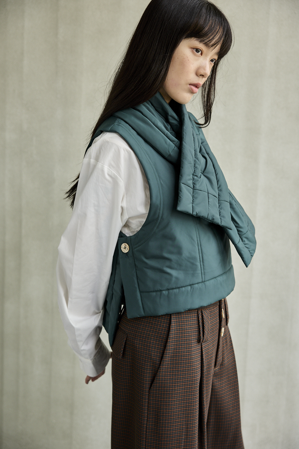 附圍巾V領鋪棉背心