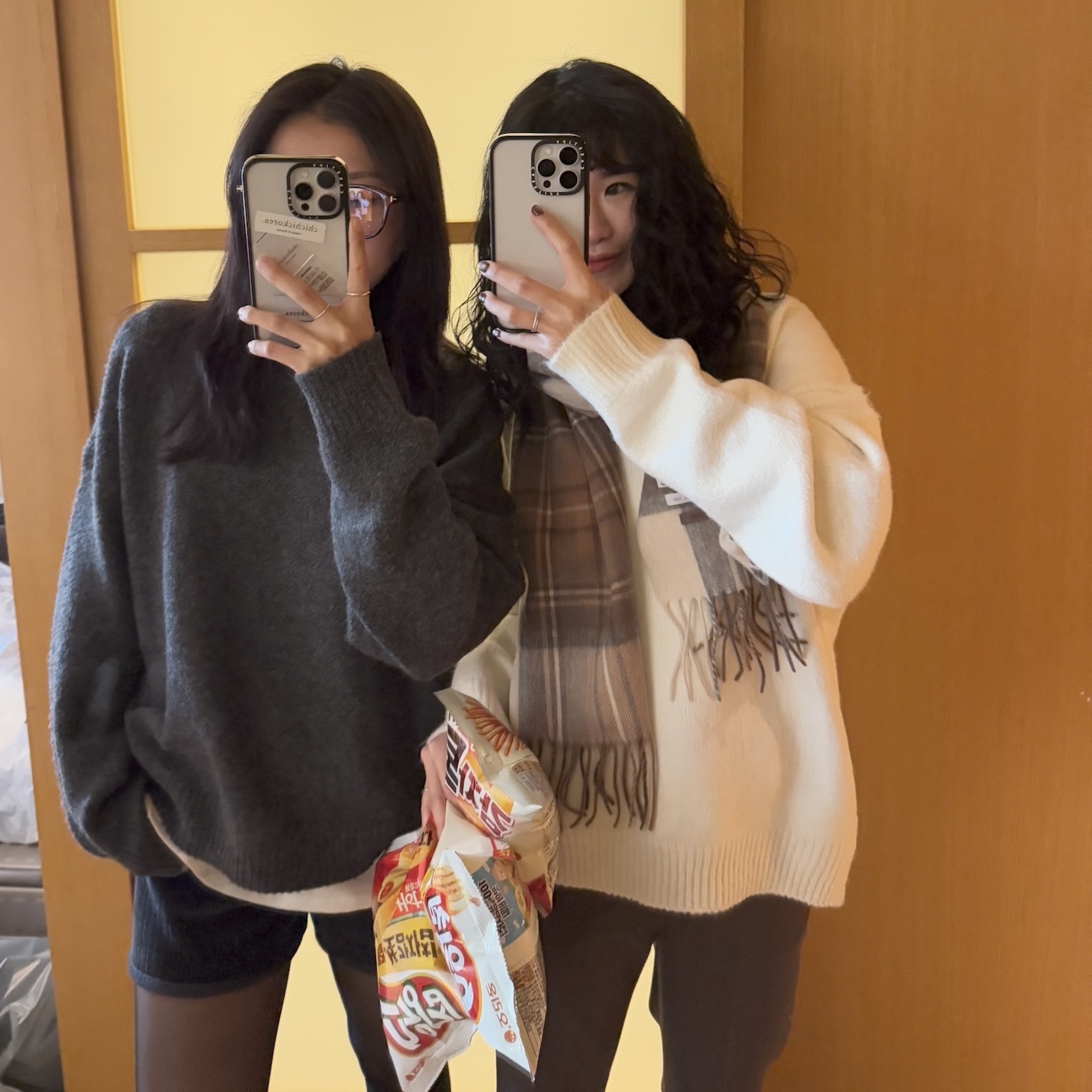 Y18V領繭型中長版毛衣(奶白)