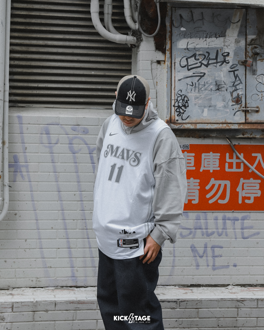 NIKE NBA KYRIE LRVING DALLAS MAVERICKS SWINDMAN JERSEY 白色 獨行俠 城市版 球衣 背心【FQ4339-101】NKNBA