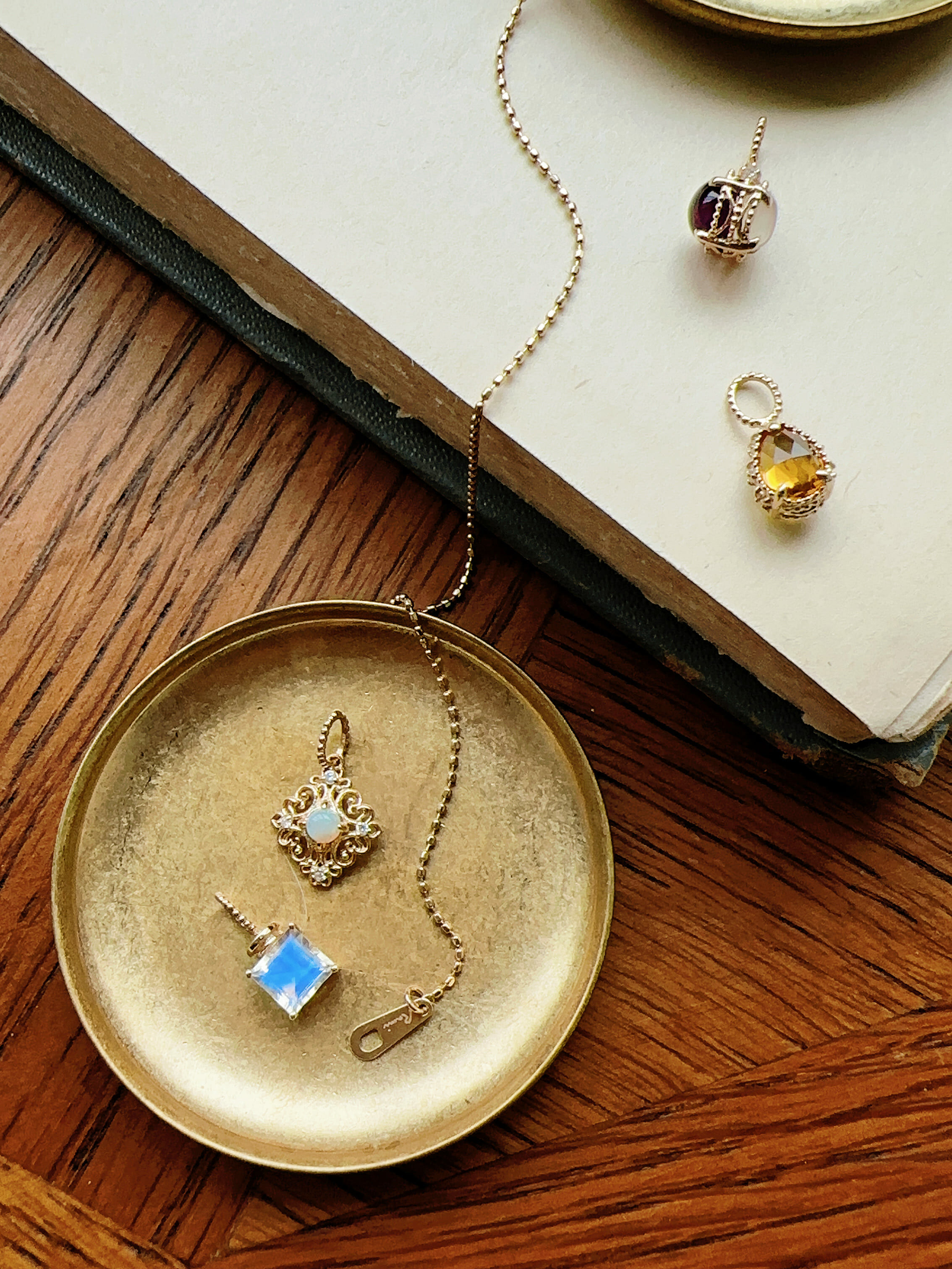 石の鏡｜月光紫晶