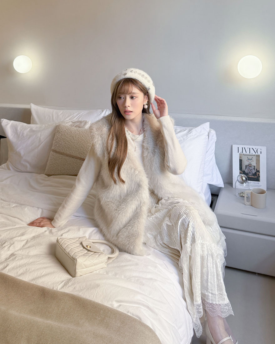 LINA LINA輕奢貴婦高仿兔毛羽絨背心-迷人杏