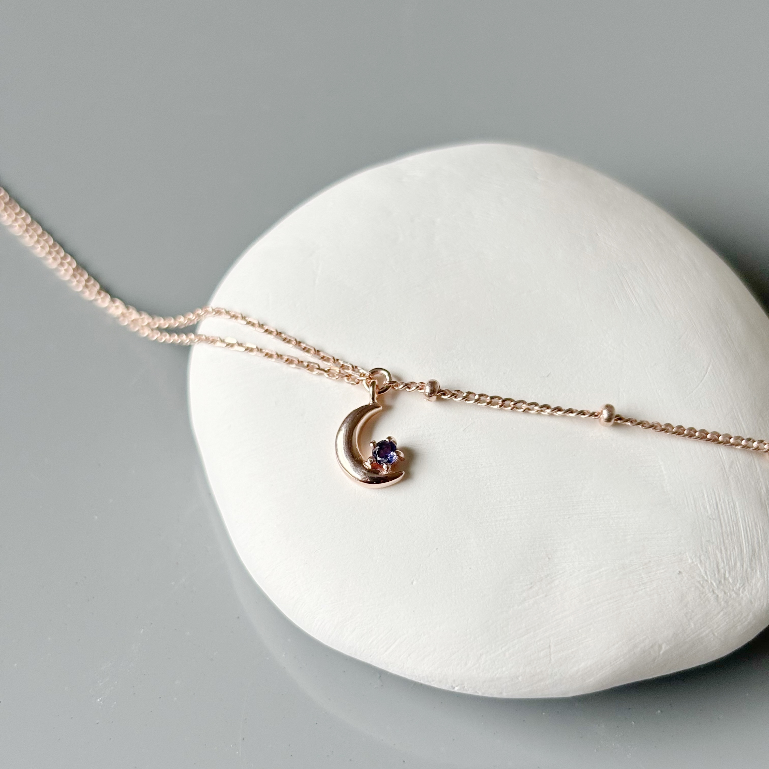 Moon菫青石不對稱手鏈