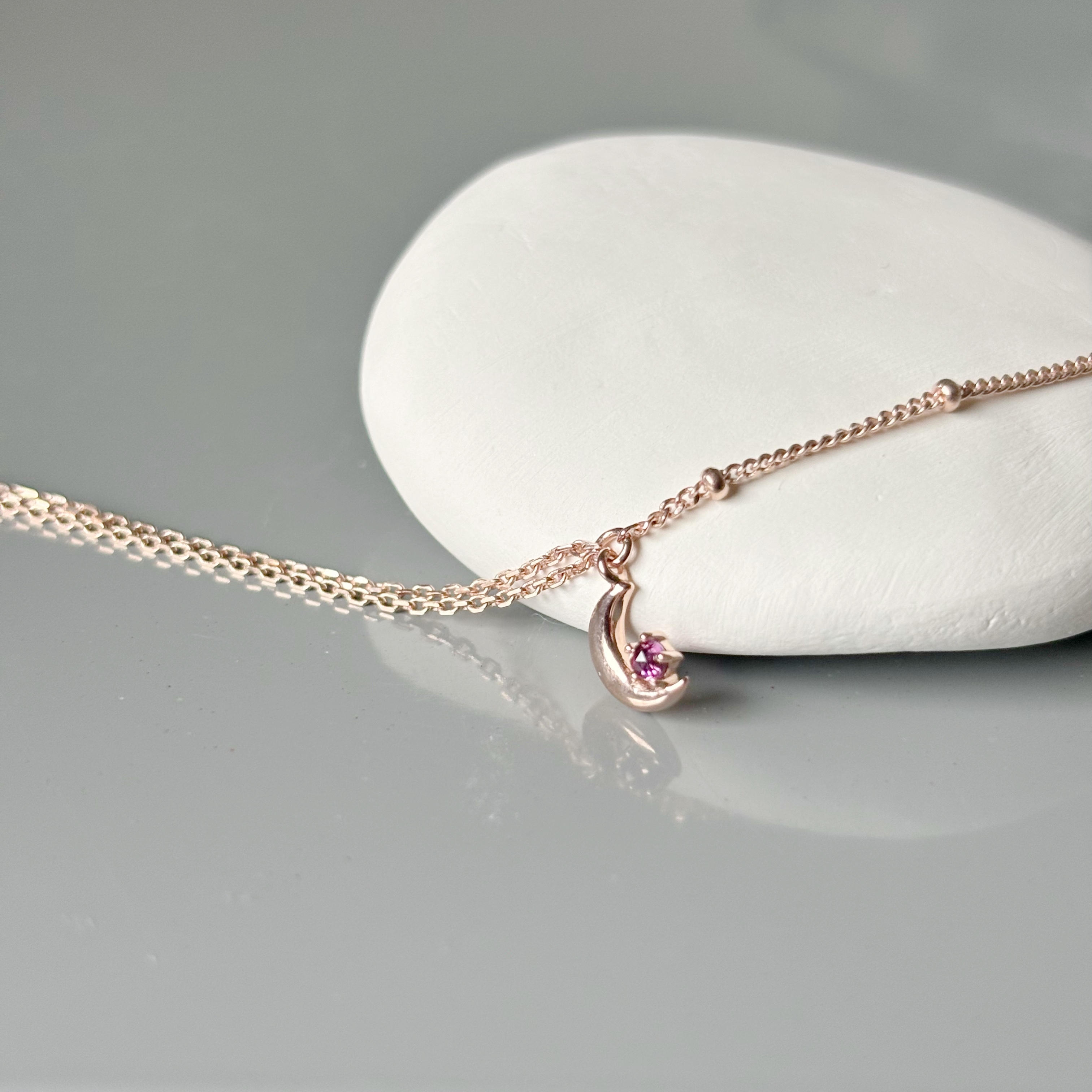 Moon玫瑰石榴石手鍊