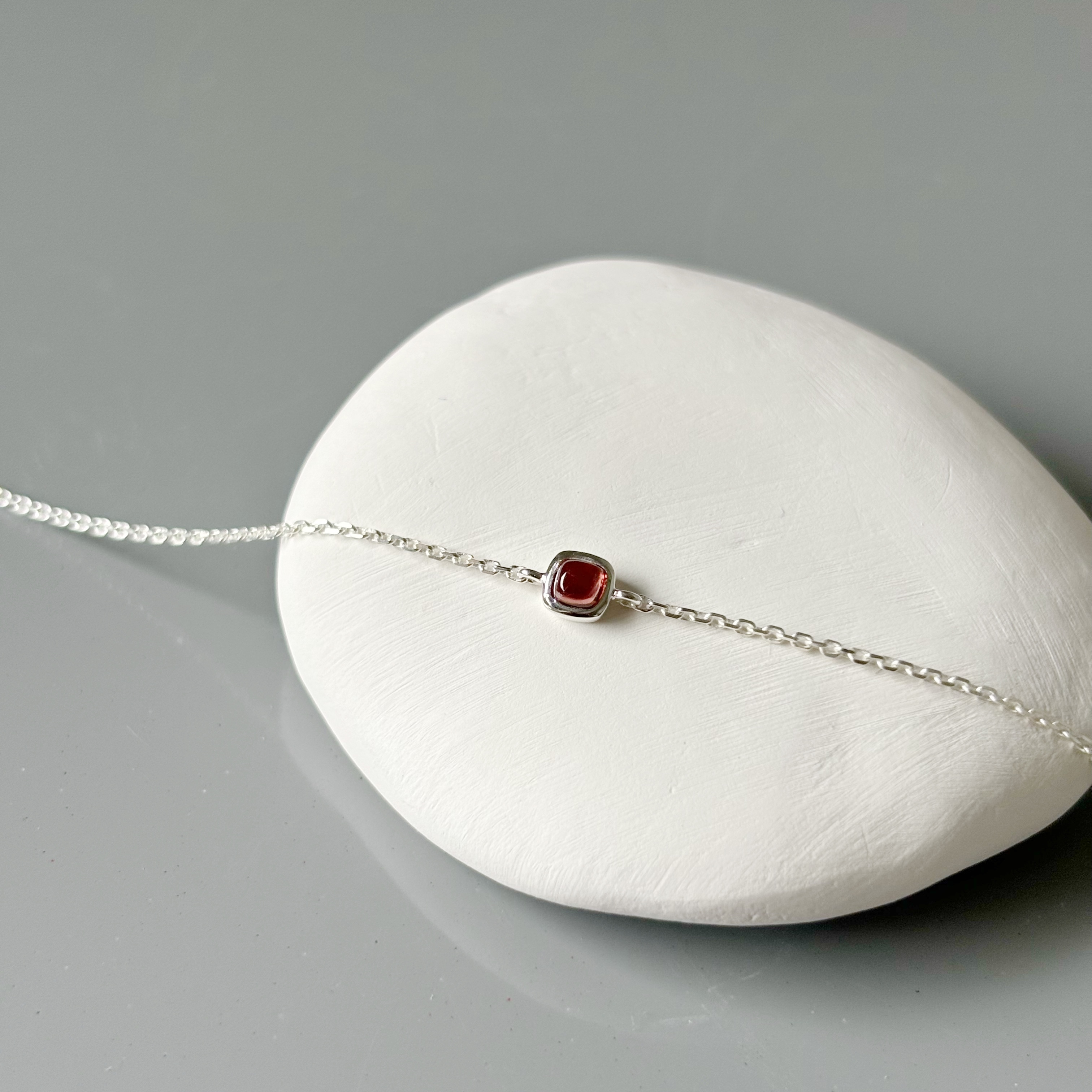 Cushion石榴石手鏈