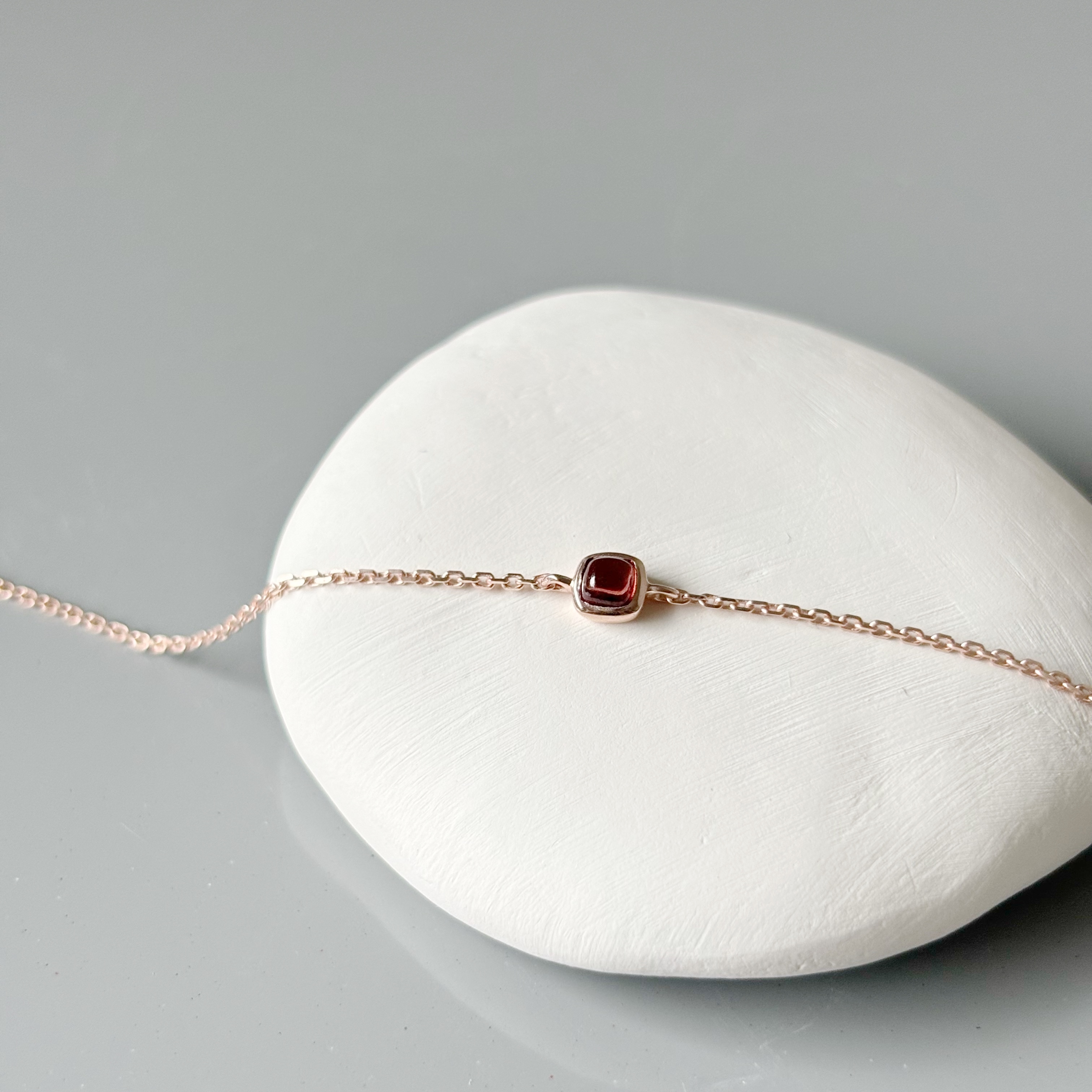 Cushion石榴石手鏈