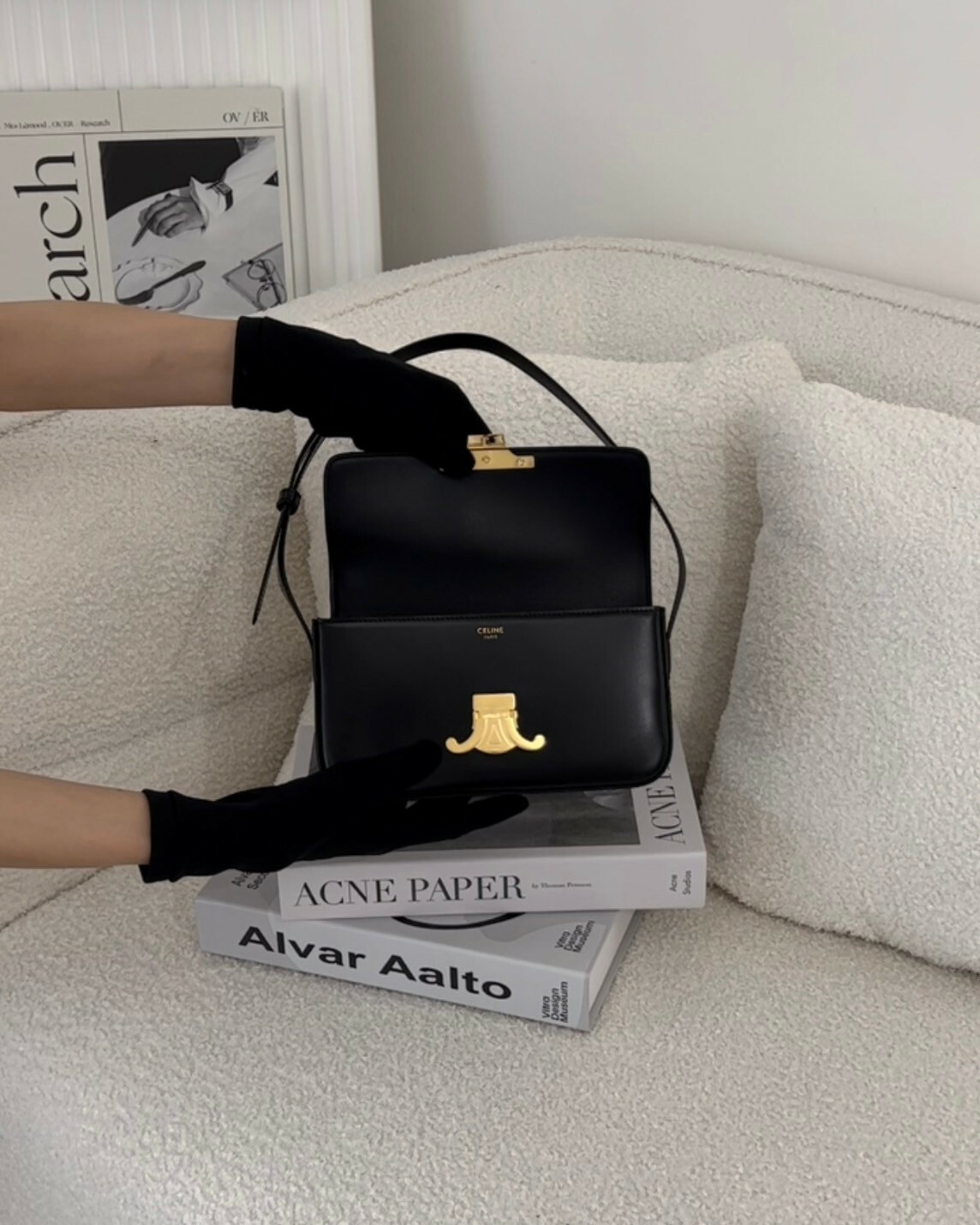 CELINE｜CLAUDE 凱旋門皮革腋下包 黑金