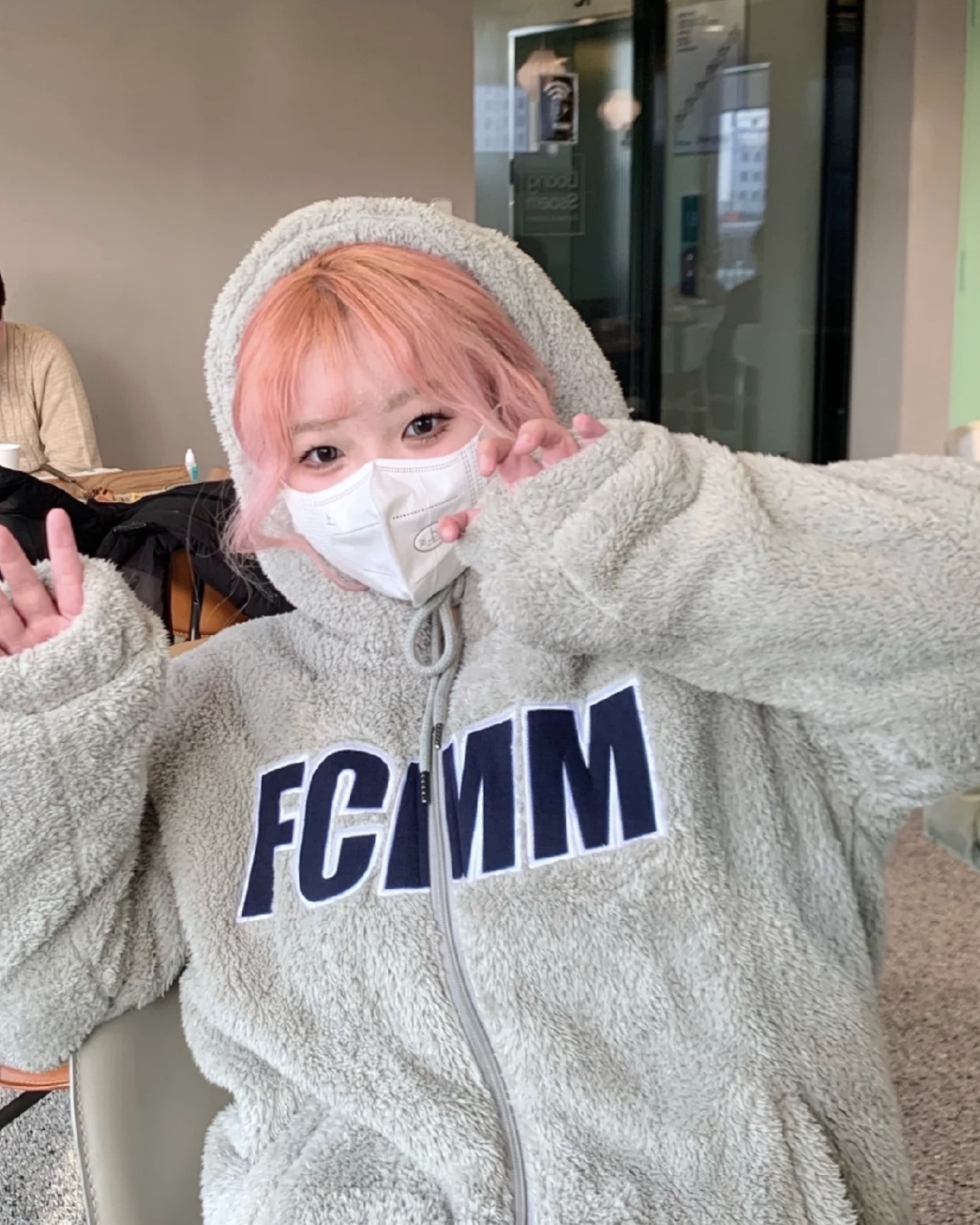 【現貨】Fcmm 韓國限定 胸口大字 仿羊毛 毛絨 保暖 外套 四色