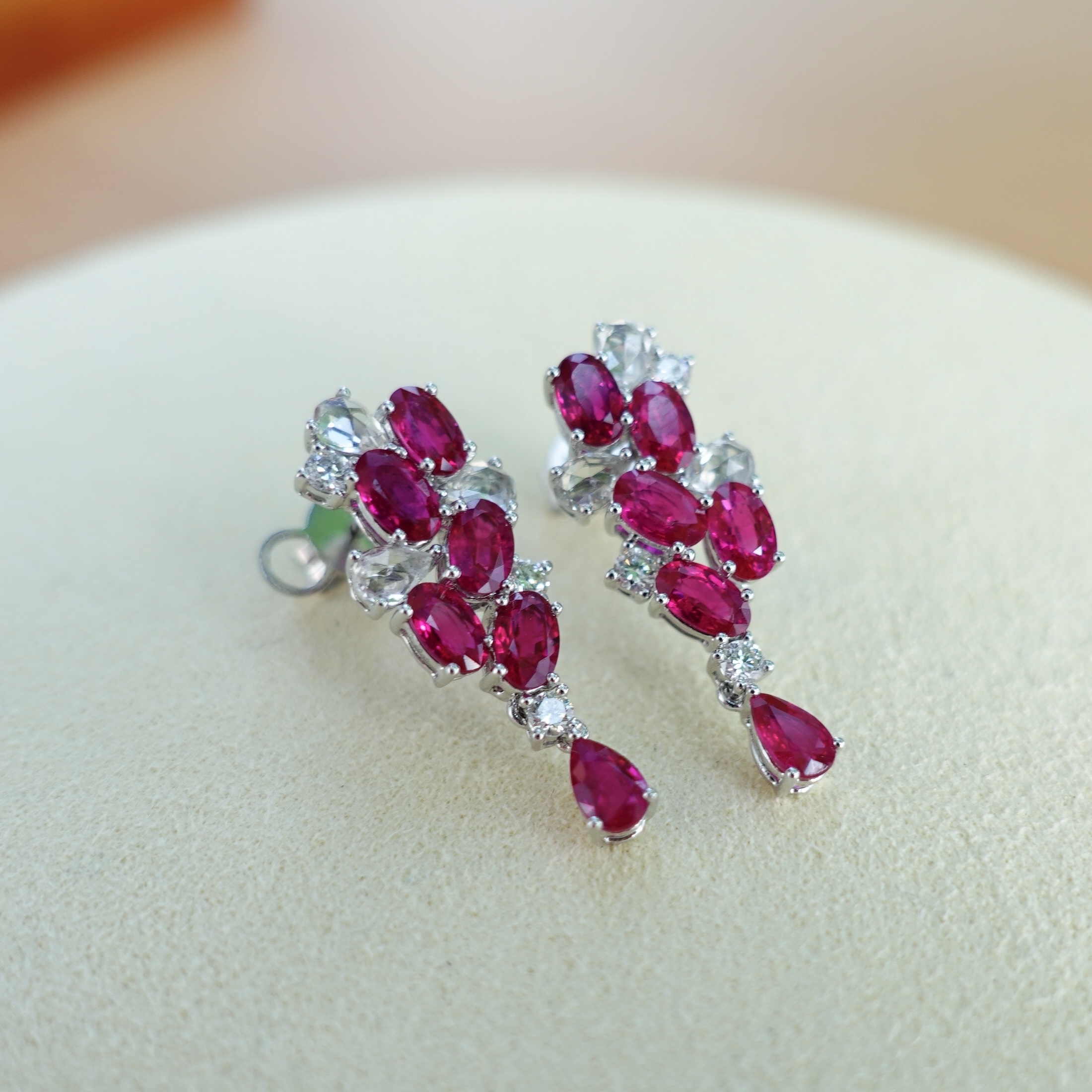 18K金緬甸紅寶石鑽石耳釘（帶GUILD證書）