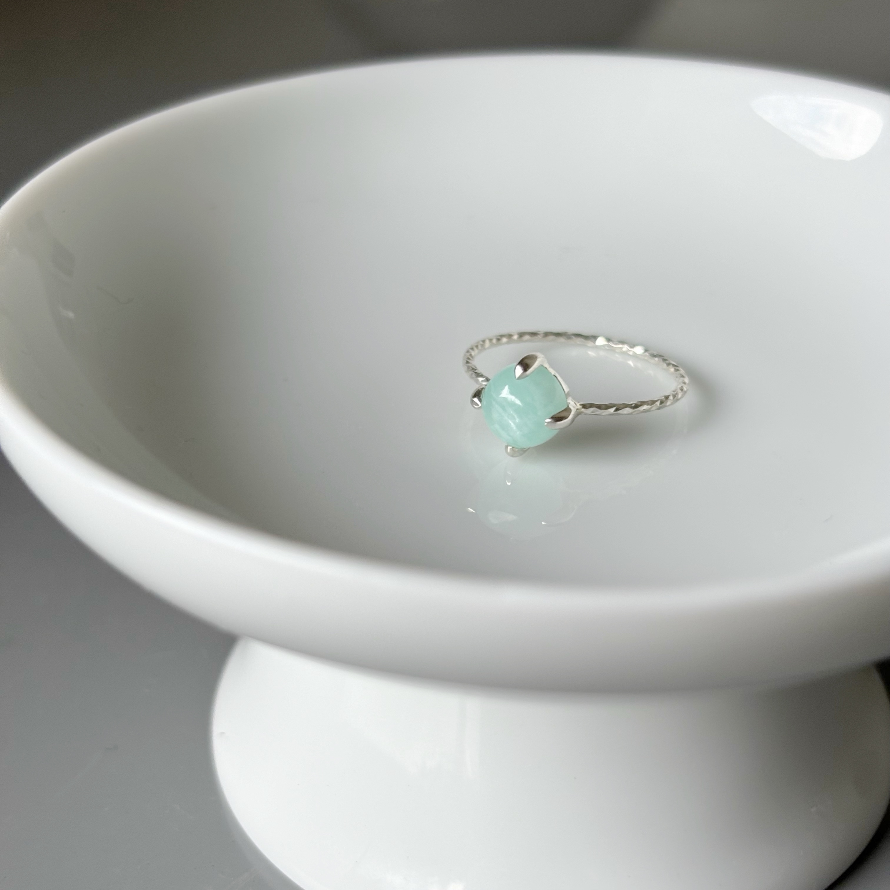 大四爪光圓天河石戒指