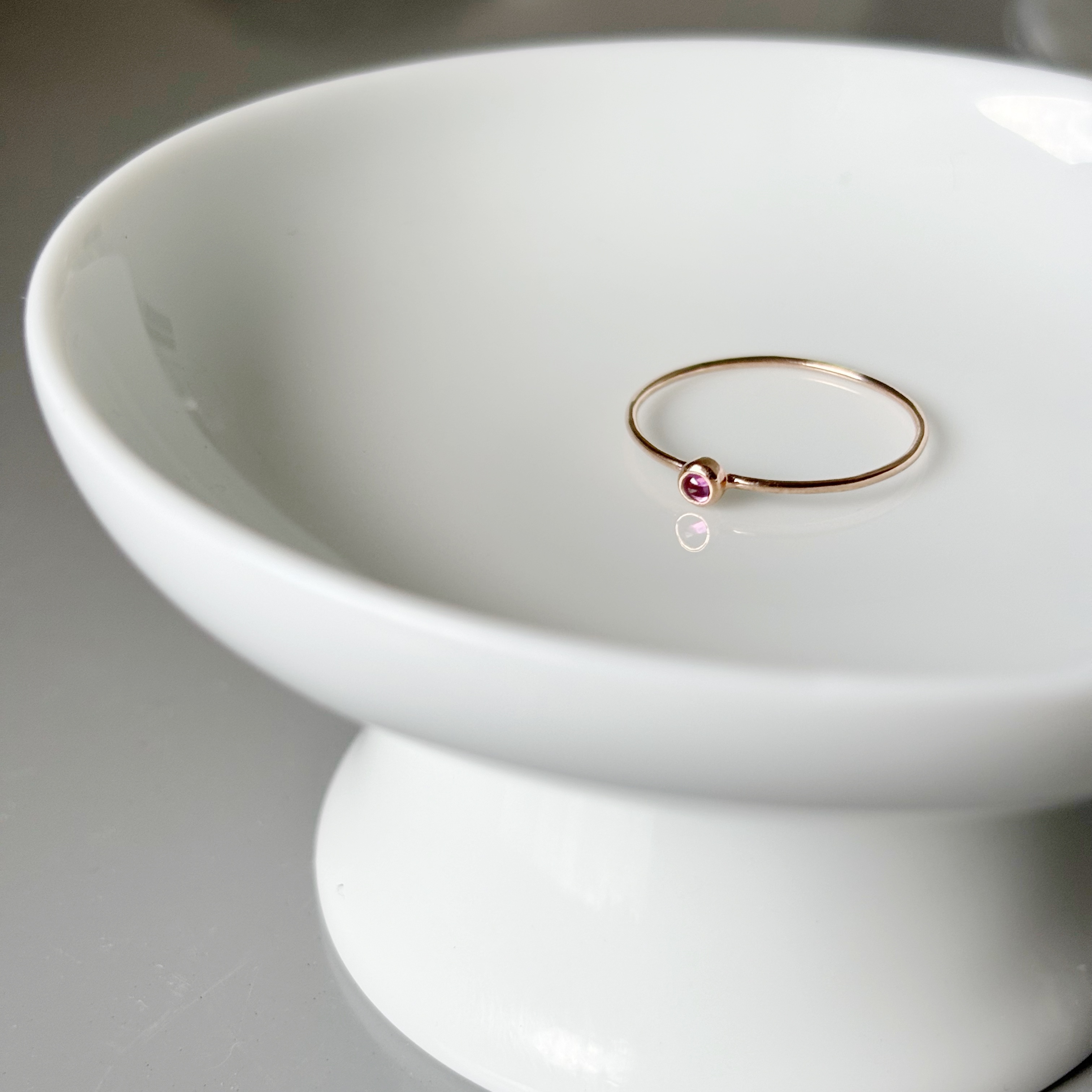 Tiny小圓玫瑰石榴石戒指