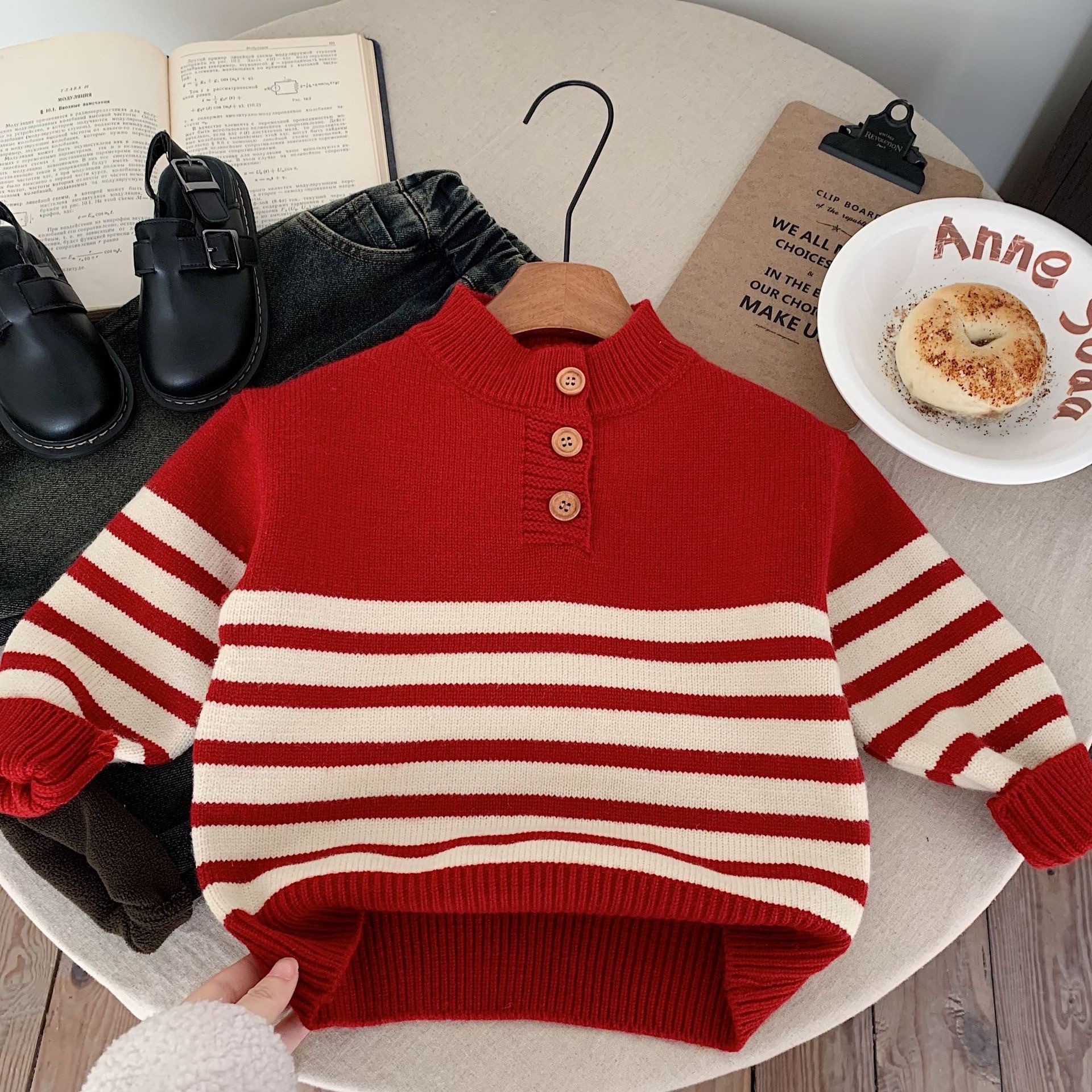 紅色條紋針織上衣