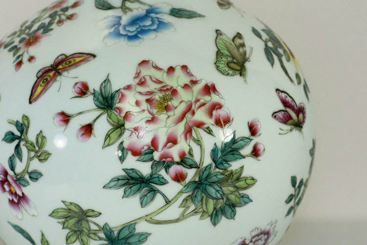 鹿港窯|清雅蝶舞|粉彩天球瓷瓶|仿乾隆御製珍藏版