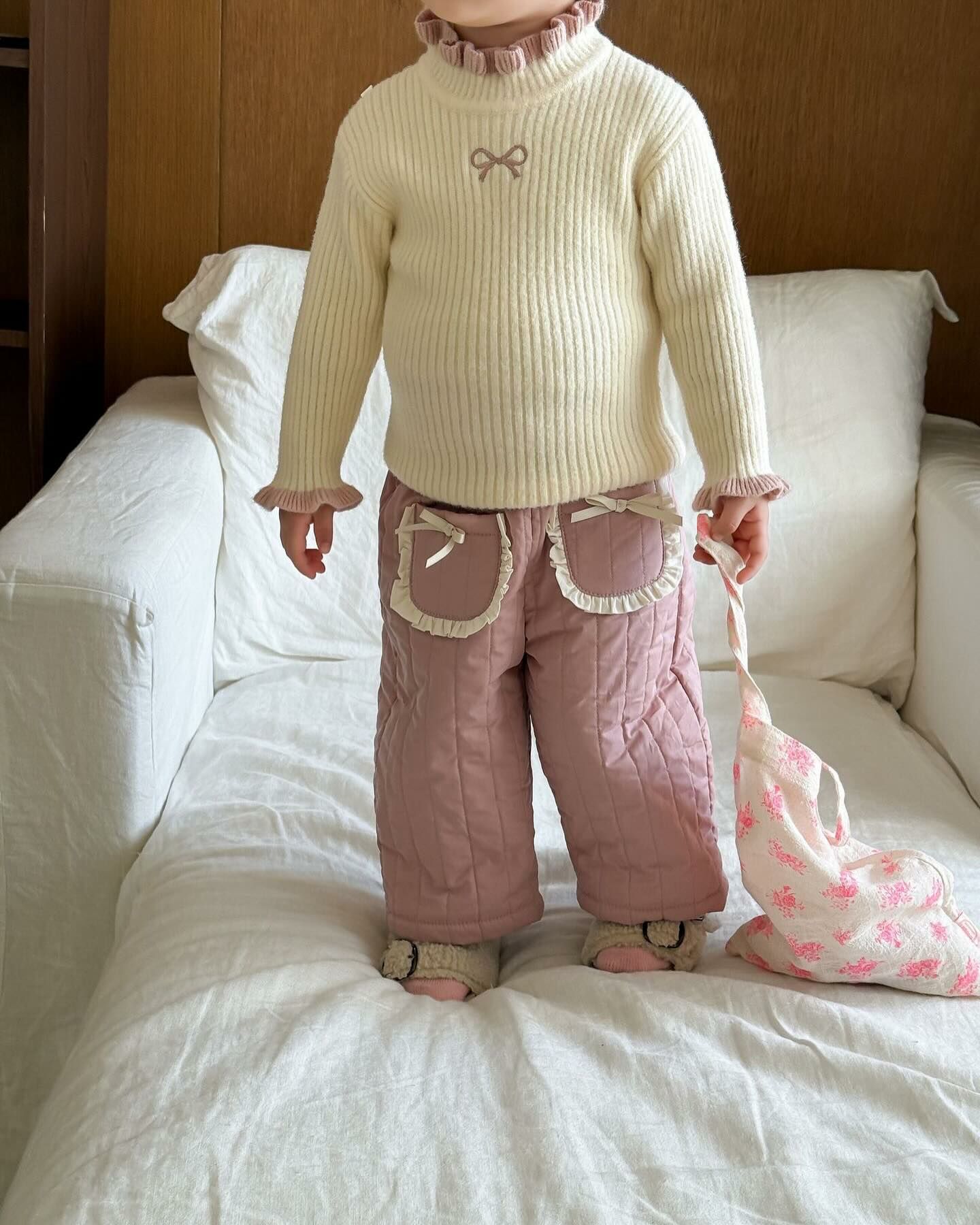 針織刺繡蝴蝶結上衣