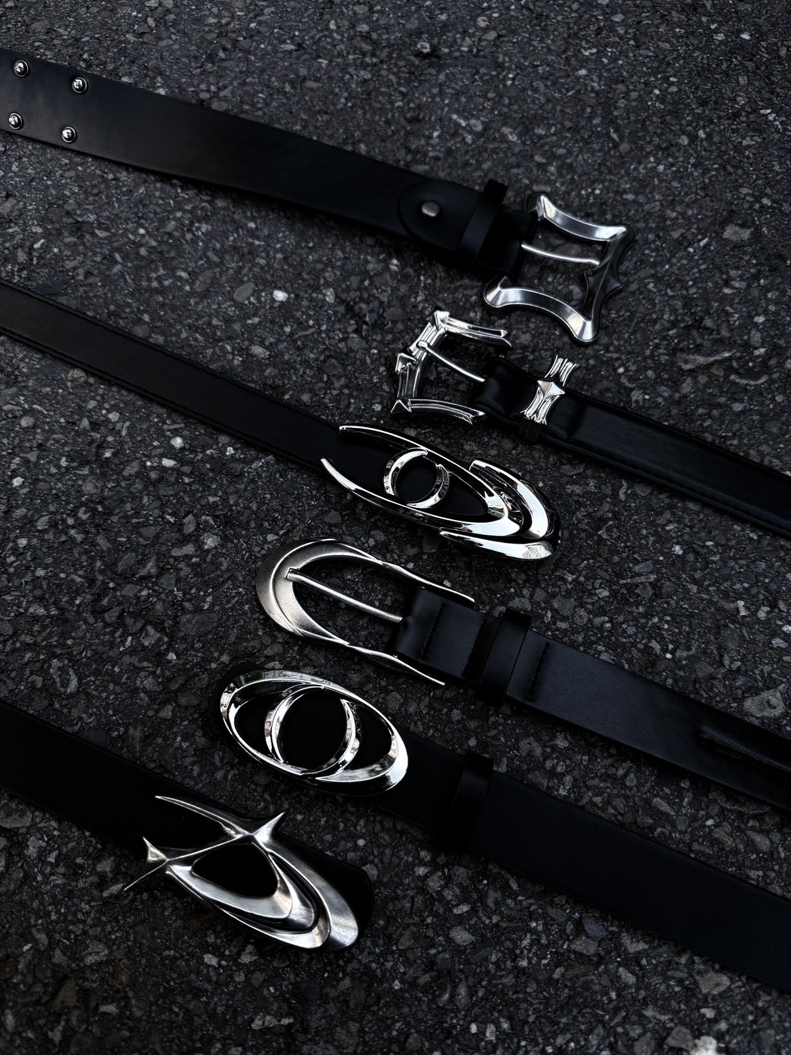 JIN UNIVERSAL設計感金屬高級質感 logo皮質腰帶純黑細款皮帶