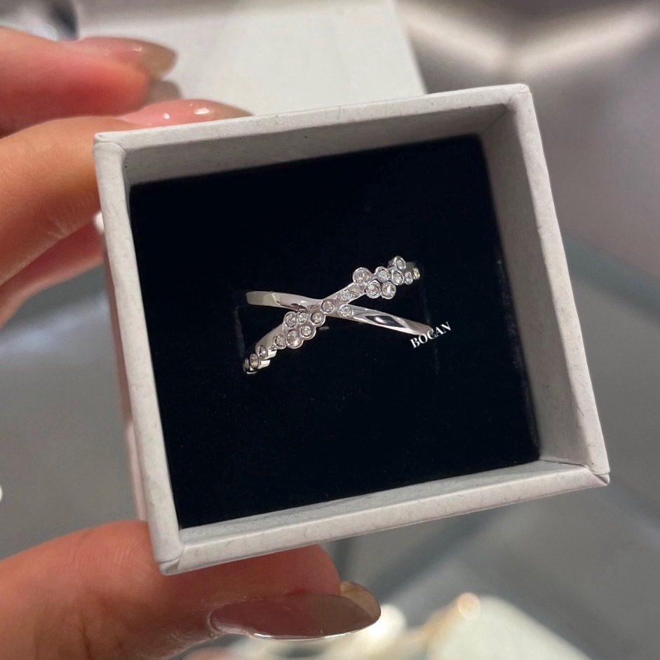 <台灣未發售>CHARLES ＆KEITH  小CK 冬日限定滿鑽戒指💍