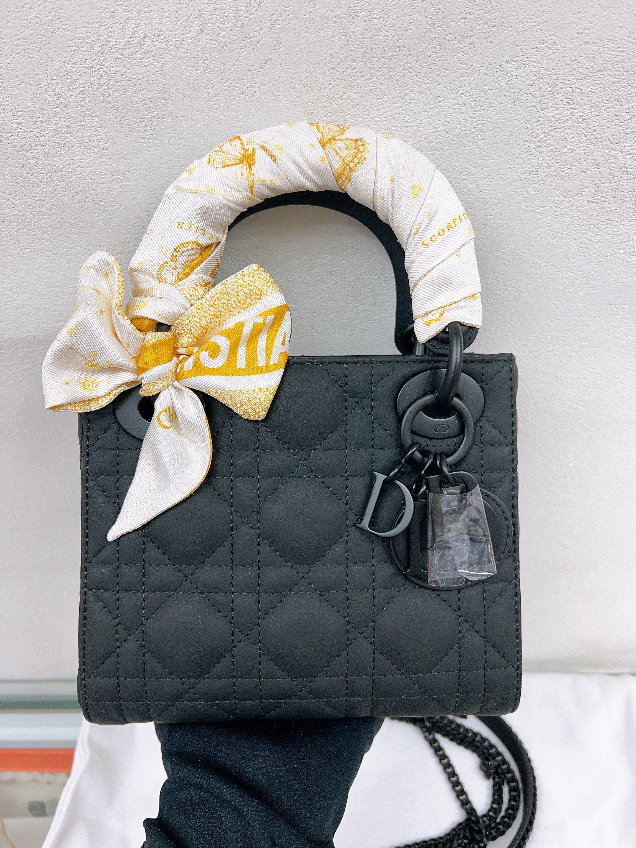 *Unused* Lady dior mini so black