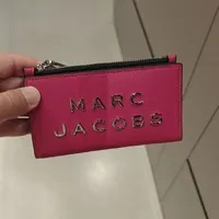 [S] MARC JACOBS 4R4SMP033S01-955 SLIM ZIP BIFOLD WALLET,LIPSTICK PINK, 196611256001 (SMJ398)