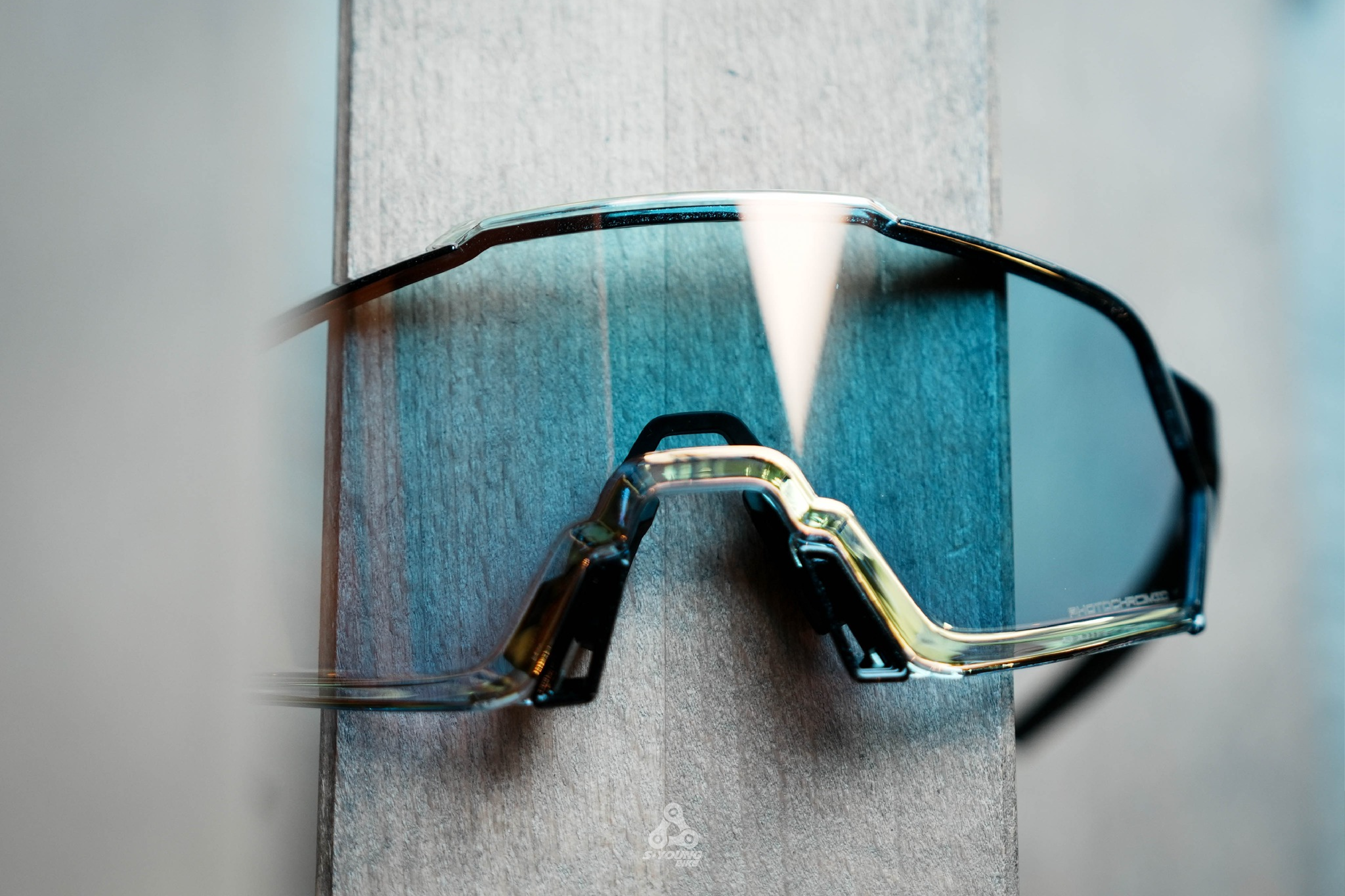 【100%】 KORBIN 變焦運動風鏡 - 金屬黑框 / 橘變色片