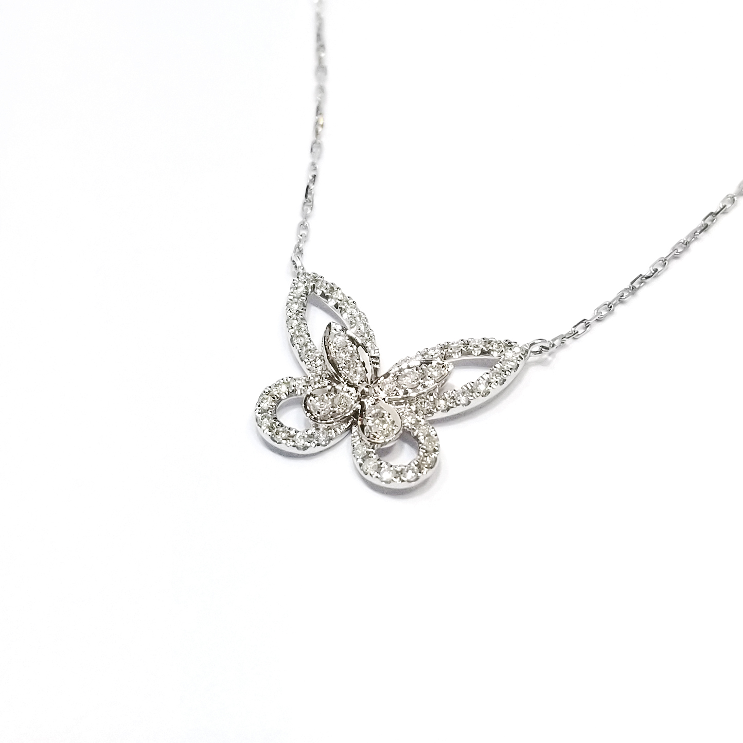 18K白金天然鑽石蝴蝶頸鏈