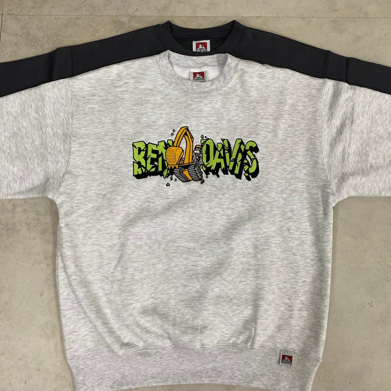Ben davis crack logo grew sweater 猿人挖土機刺繡大學Tee C-24780058