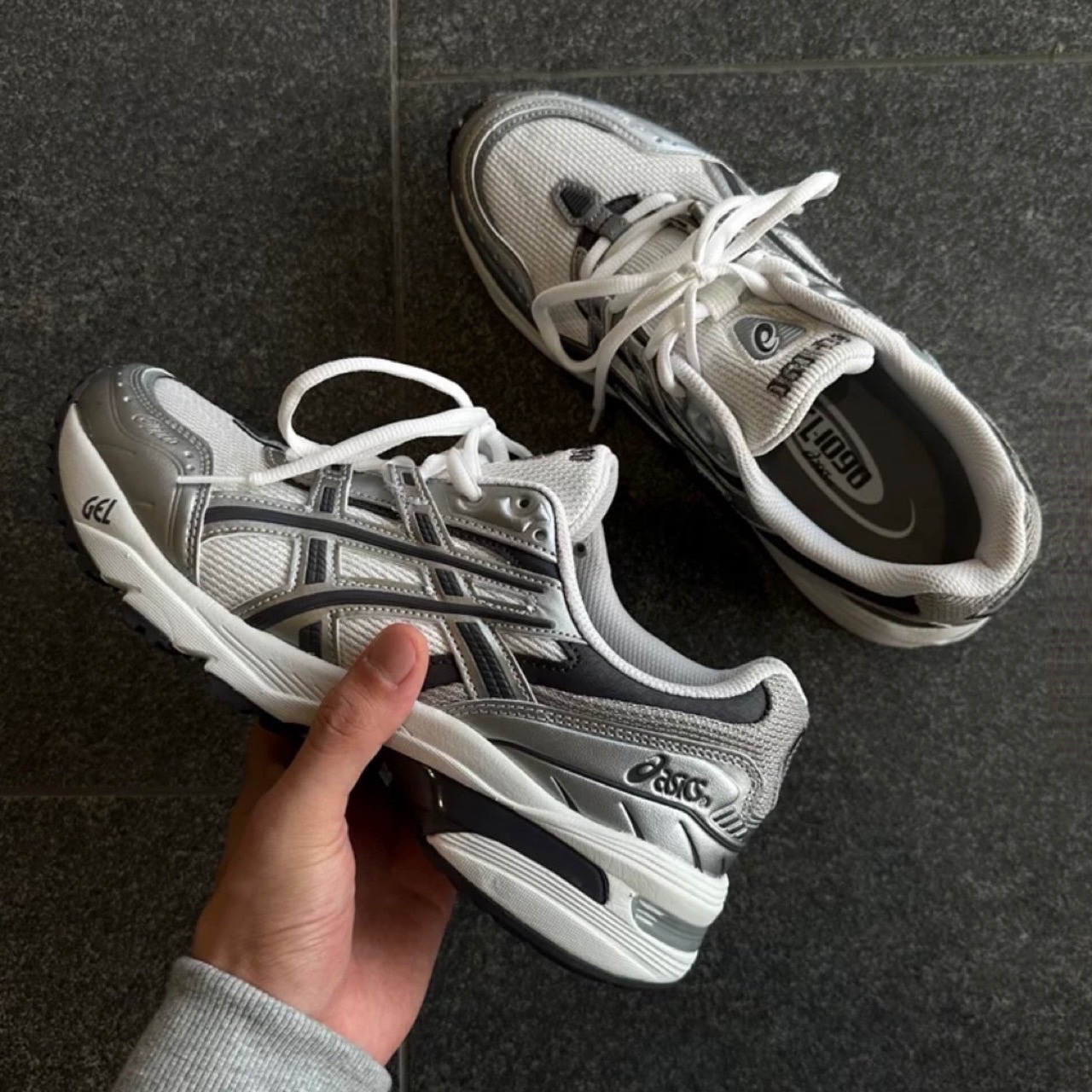 ASICS GEL-1090 v1 銀黑色1203A243-100
