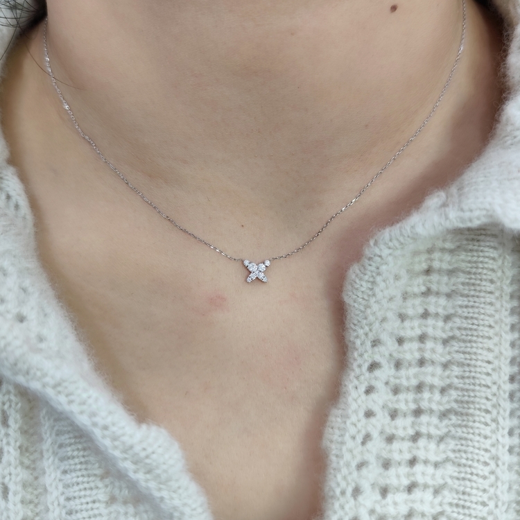 18K白金鑽石蝴蝶造型頸鏈