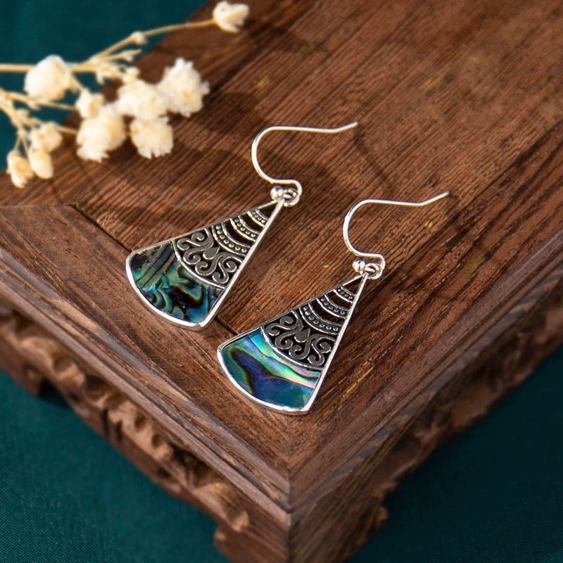 貝母鏤空花紋純銀耳環