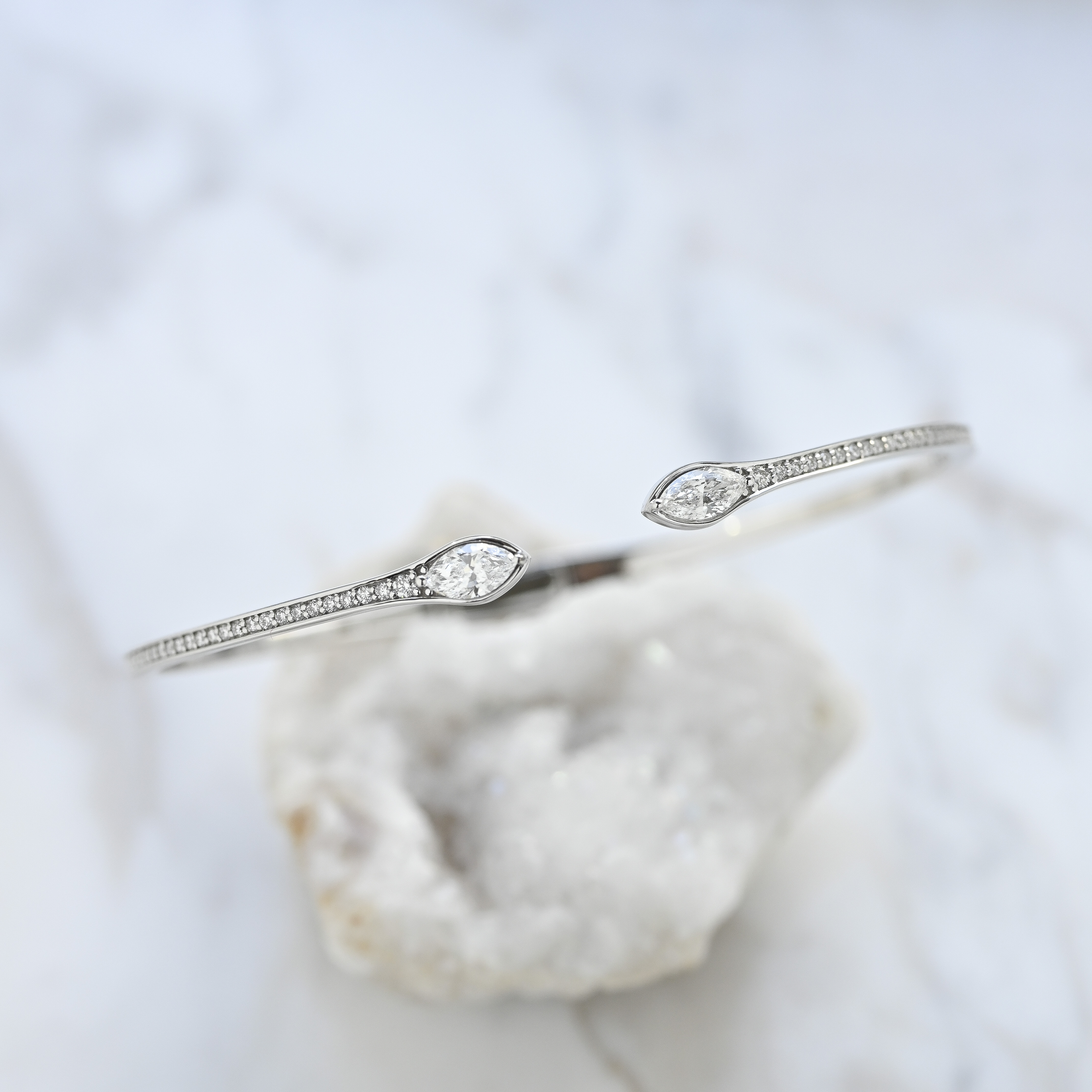 18K Serpenti Diamond Bangle