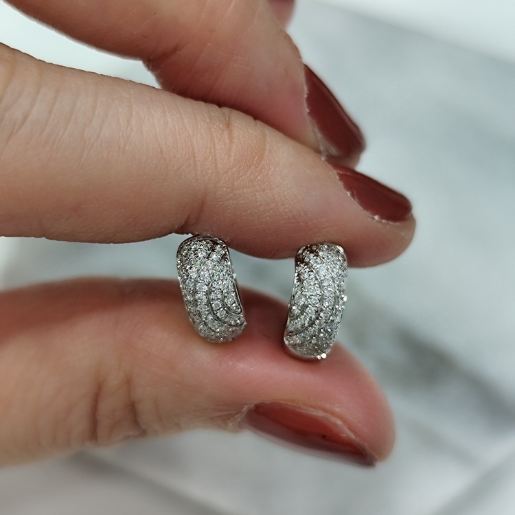 [已售] 18K白金鑽石圈耳環