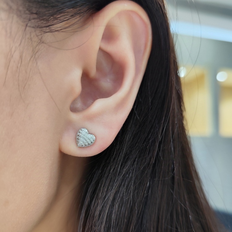 18K白金鑽石耳環 - 心形
