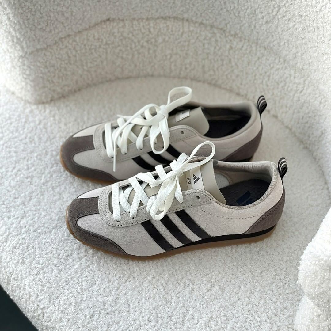 ADIDAS VS JOG 2.0 奶灰拿鐵 咖啡色 米灰 大地色 男女鞋 JQ8539 / 預購