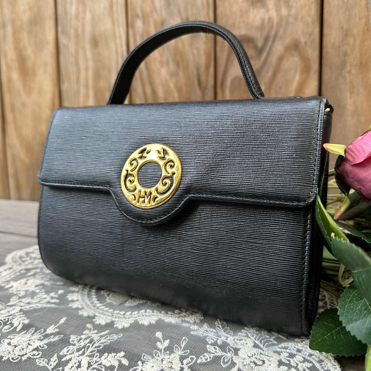 Hanae Mori 雕花金扣黑色手袋