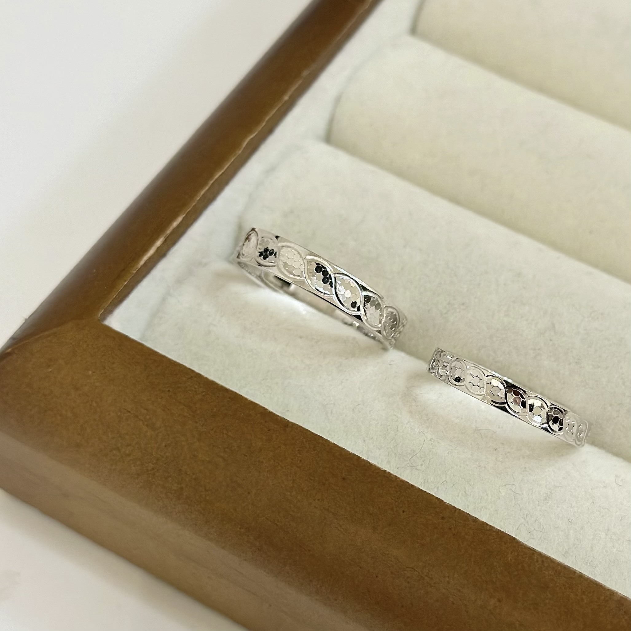 G37【輕奢】碎冰葉形純銀調整對戒