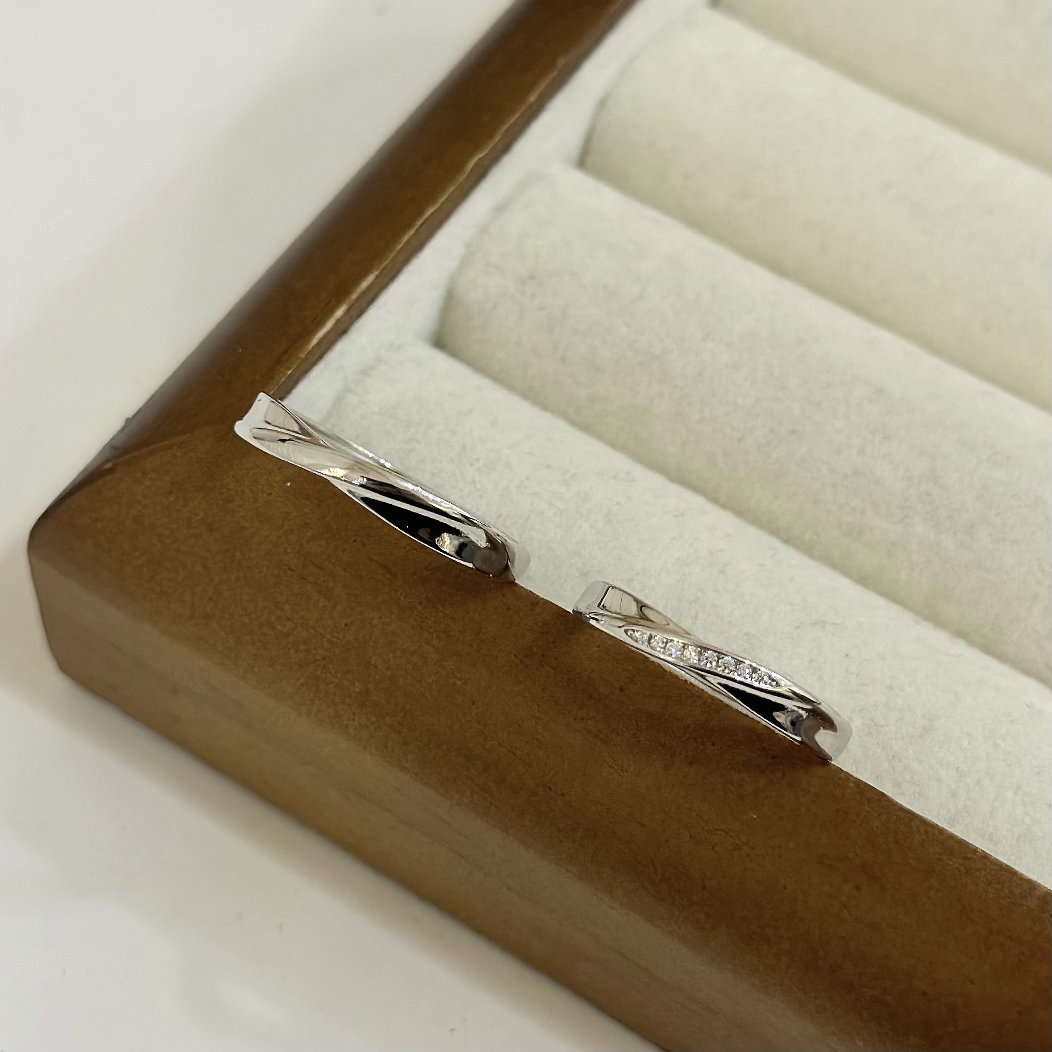 G47【輕奢】排鑽波浪純銀調整對戒