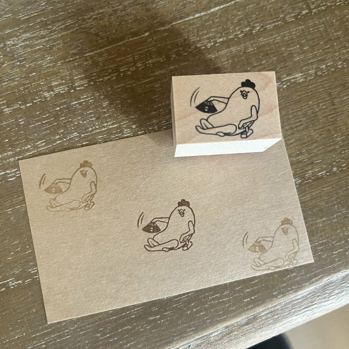 日本YUN．雞媽媽-搧扇子 2x3cm原創櫸木印章