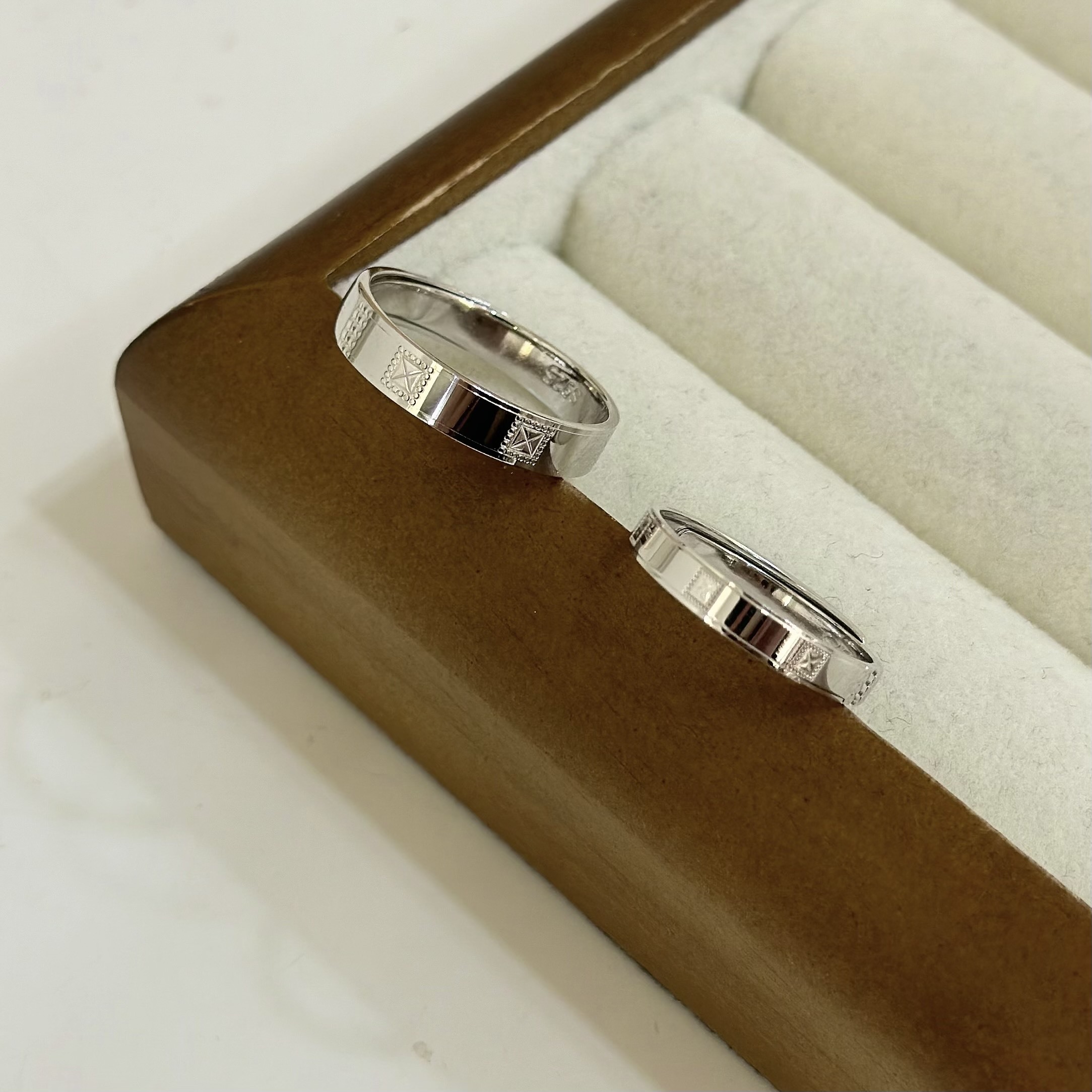 G56【輕奢】切割交叉方塊純銀調整對戒