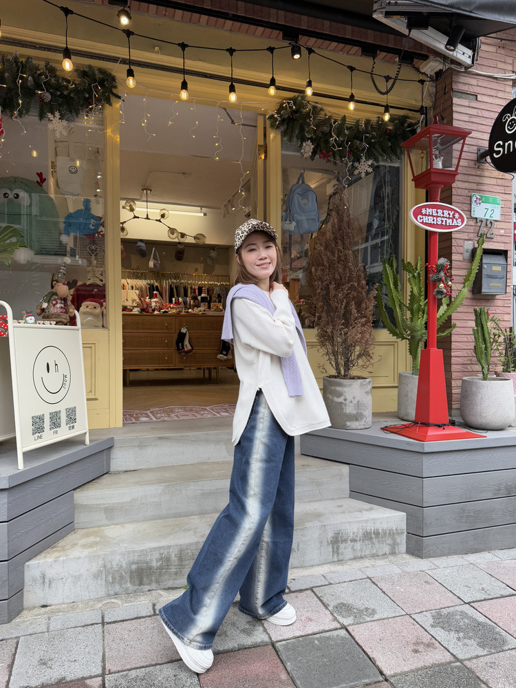 『M號』側邊刷白深藍牛仔寬褲