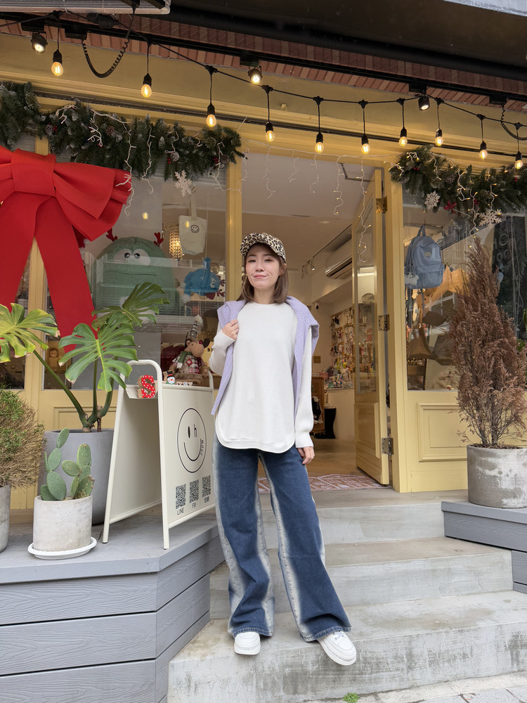 『M號』側邊刷白深藍牛仔寬褲