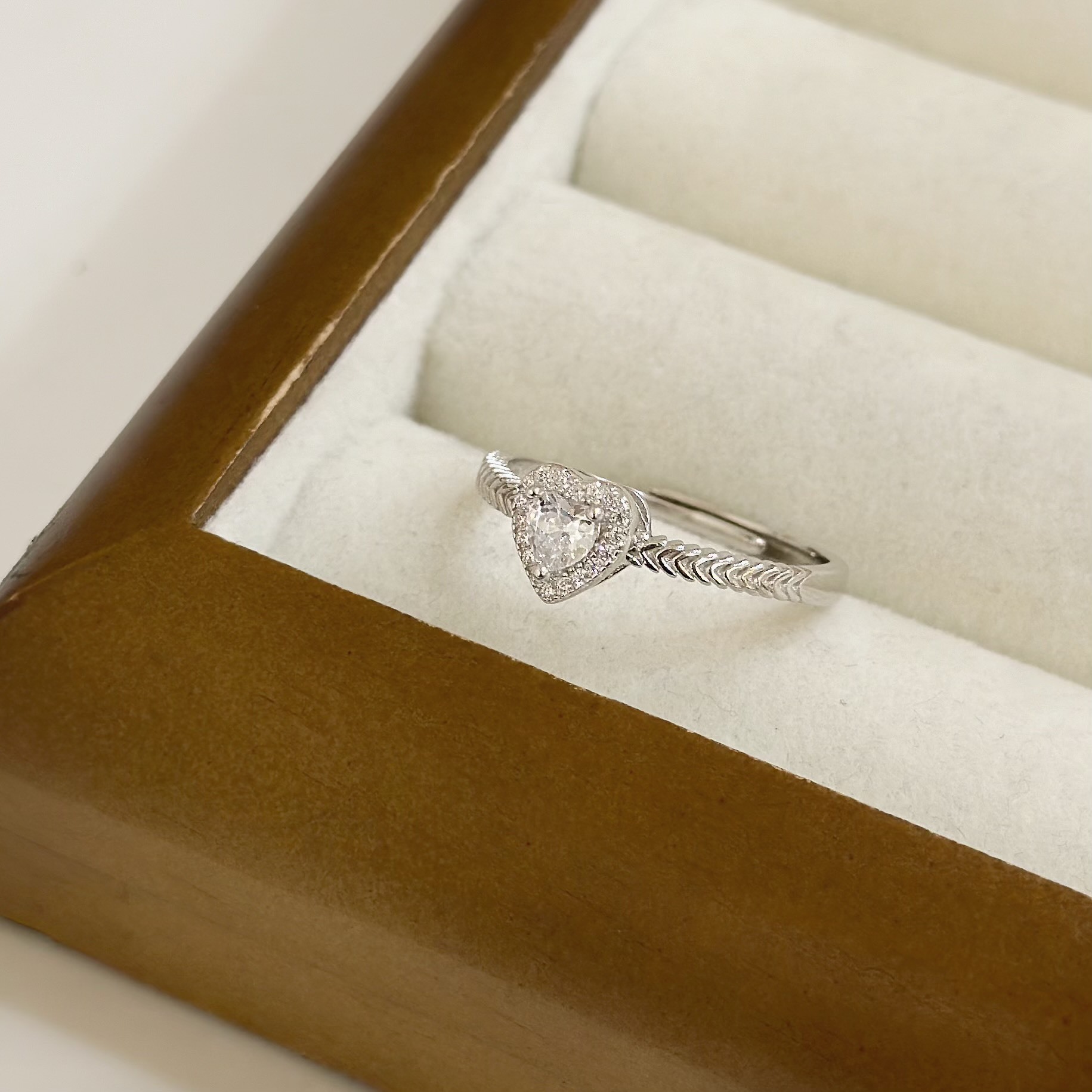 H58【輕奢】切割邊滿鑽愛心純銀調整戒