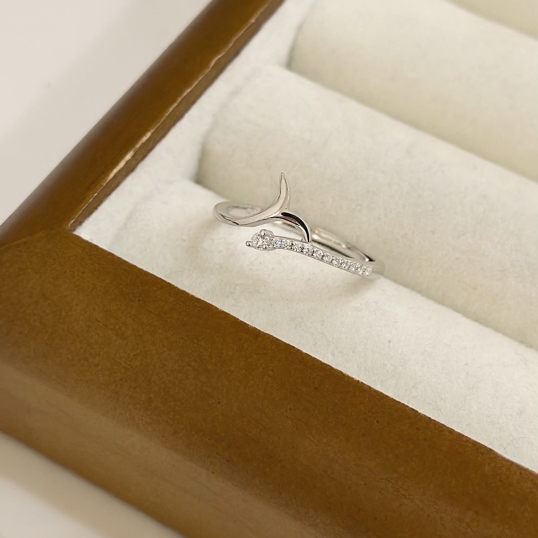 H66【輕奢】排鑽魚尾純銀調整戒