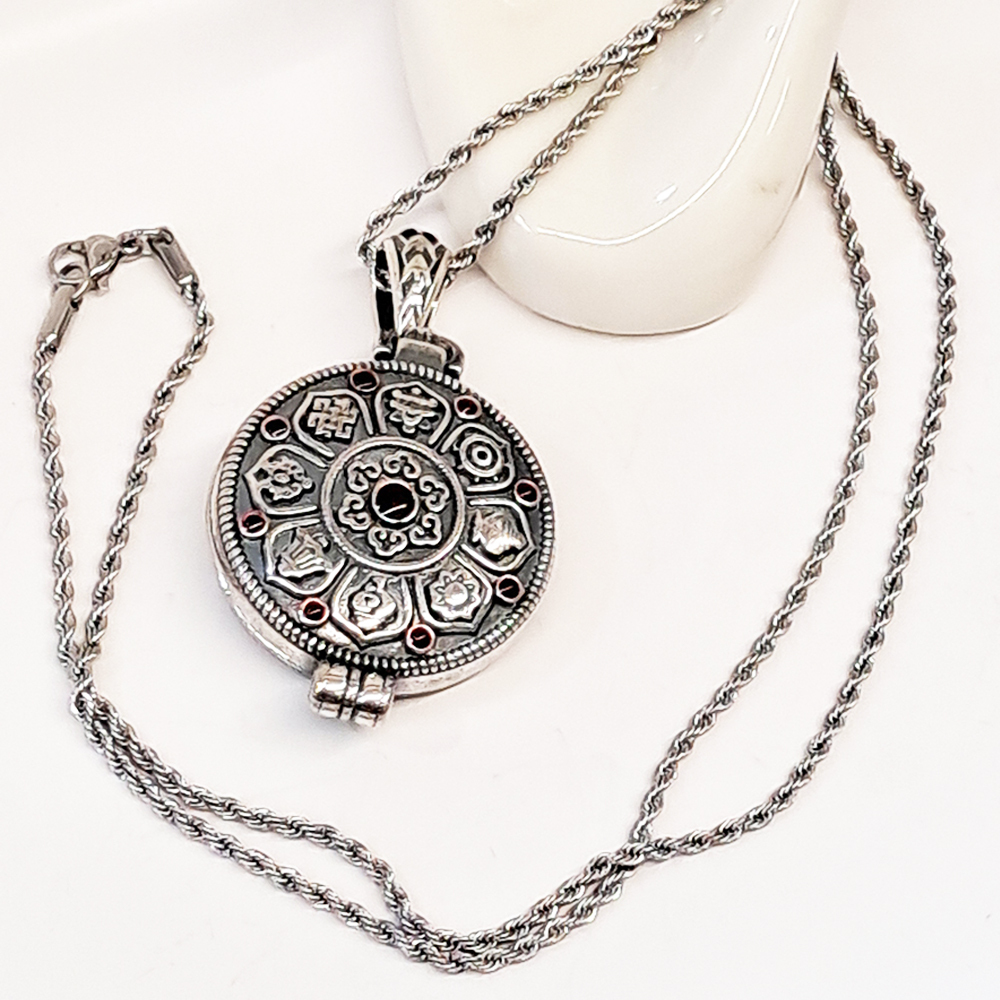 八吉祥六字真言{嘎屋}&鈦鋼項鍊【十方】154057