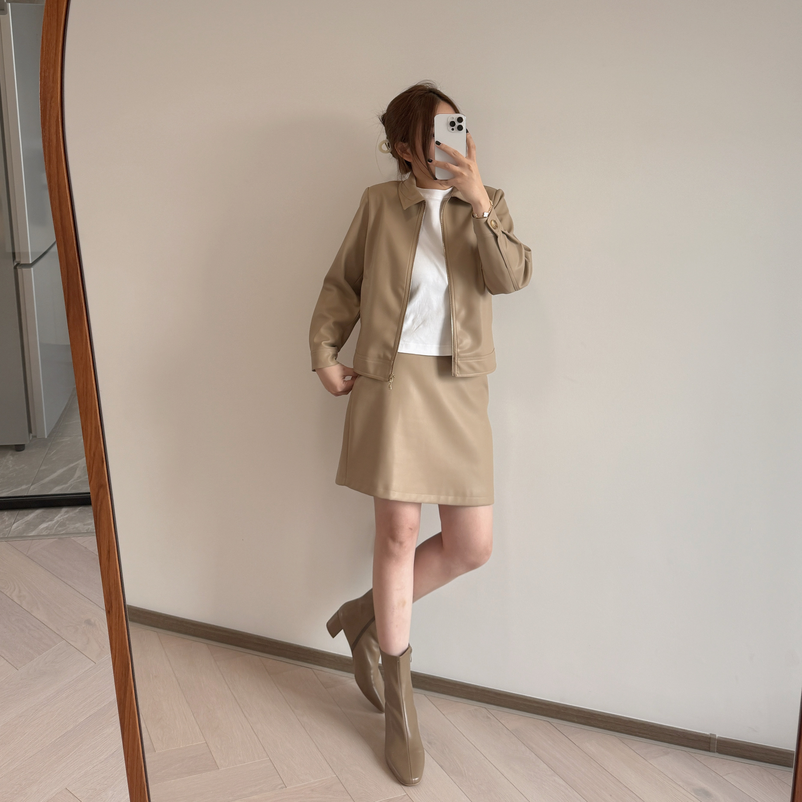 現貨 7128 7129 奶茶色皮褸皮裙