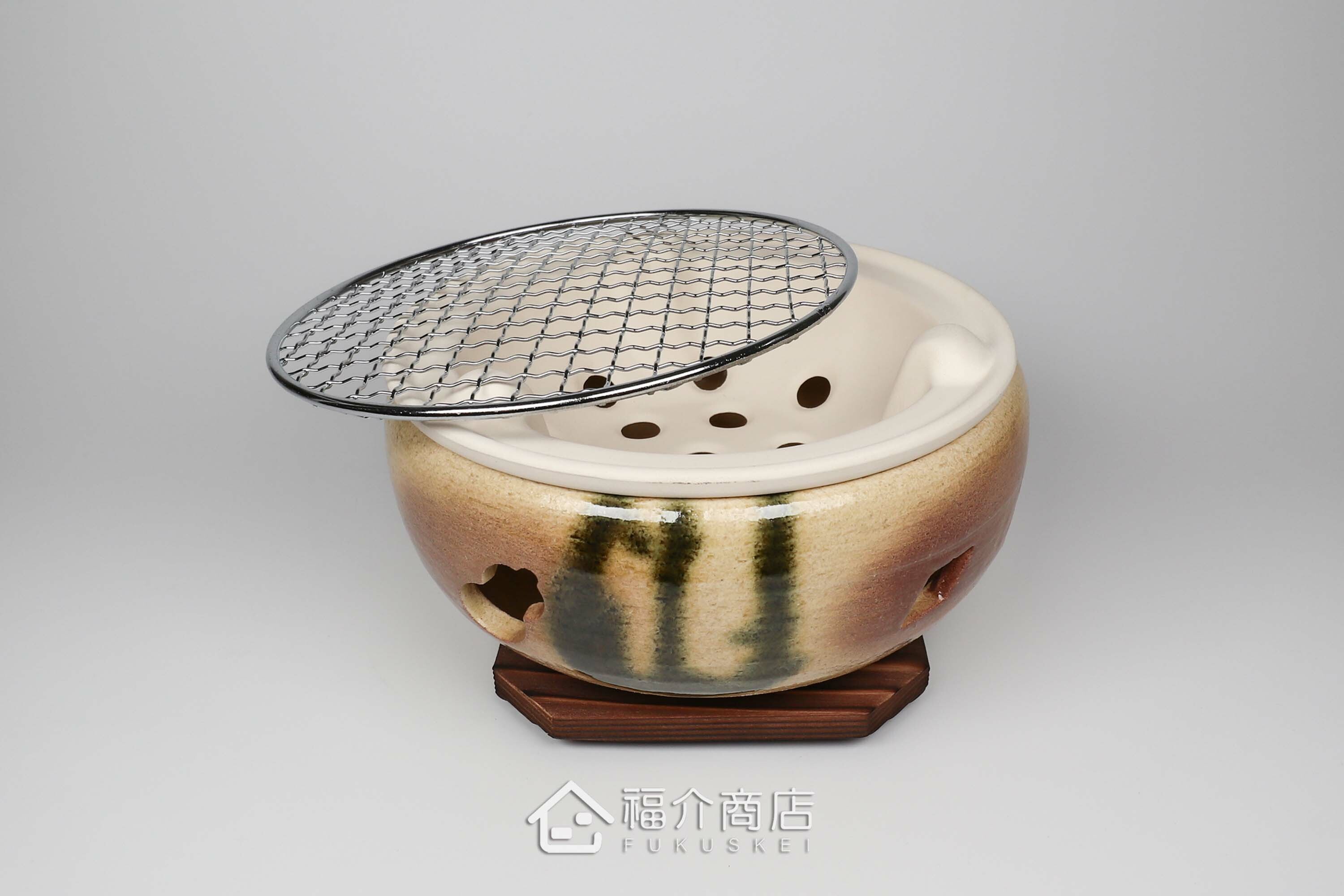 烹調烤肉、烤海鮮用的陶瓷材質水炭烤爐