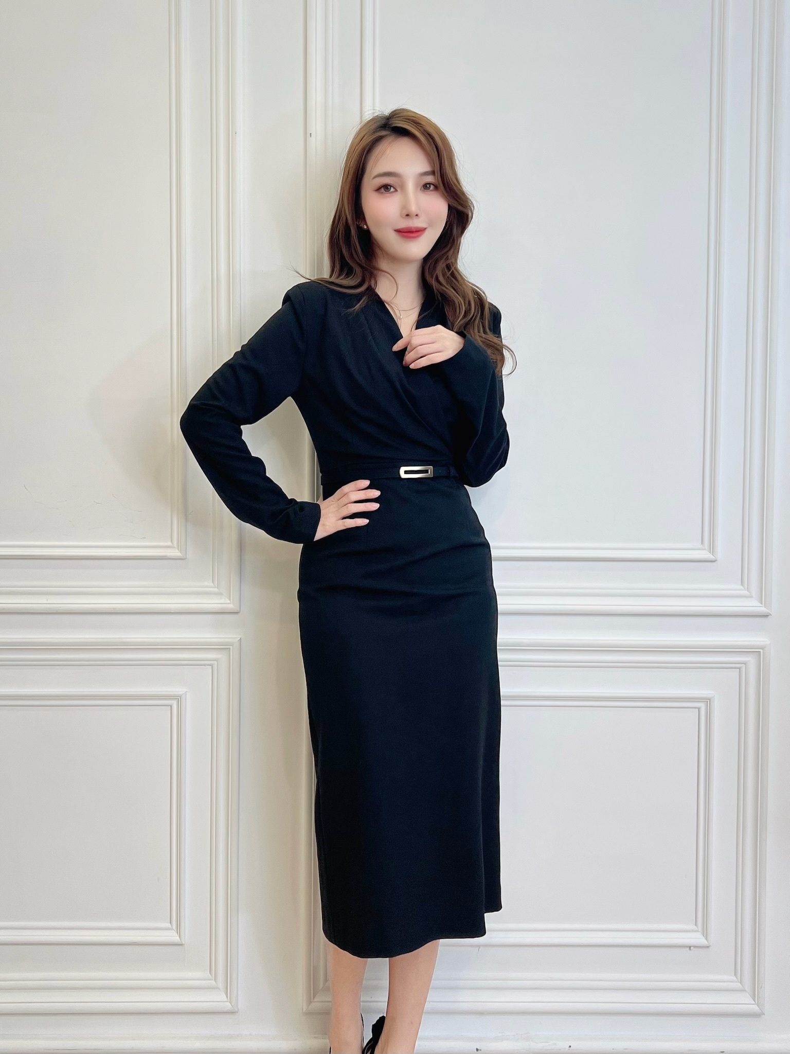 (俐落總監穿搭)Ｖ領合身腰帶洋裝