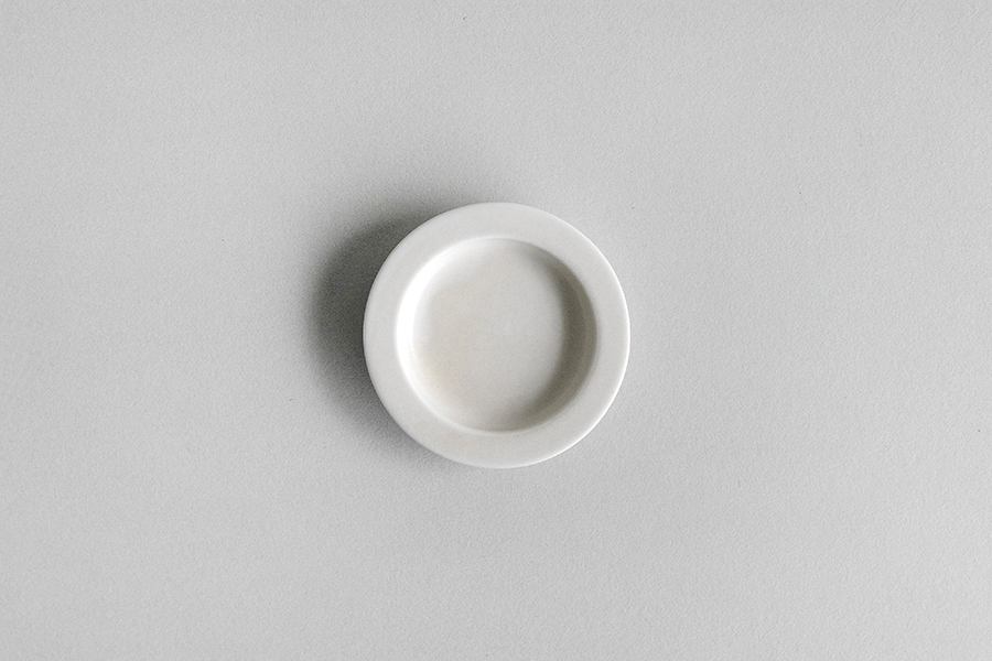 yumiko iihoshi porcelain - 一日盤 深夜7cm/象牙白