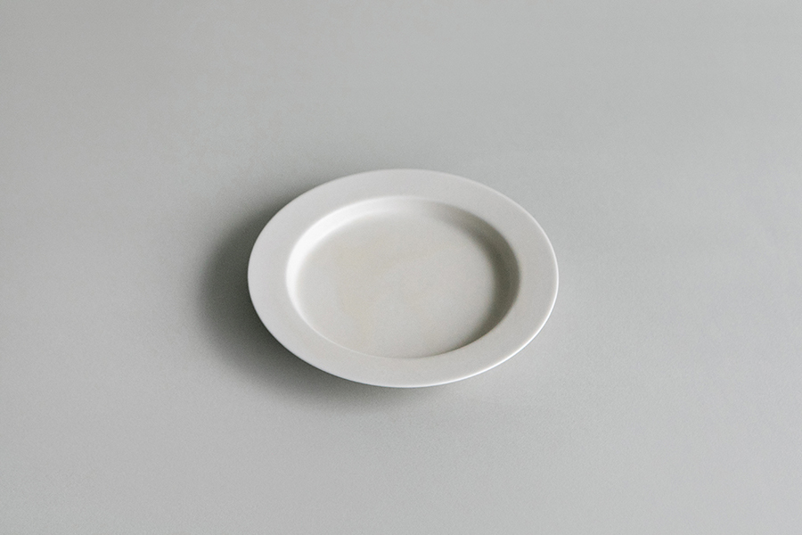 yumiko iihoshi  porcelain - 一日盤 15CM/象牙白