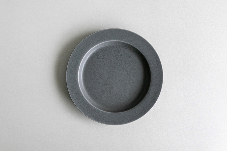 yumiko iihoshi  porcelain - 一日盤 15CM/雨天灰