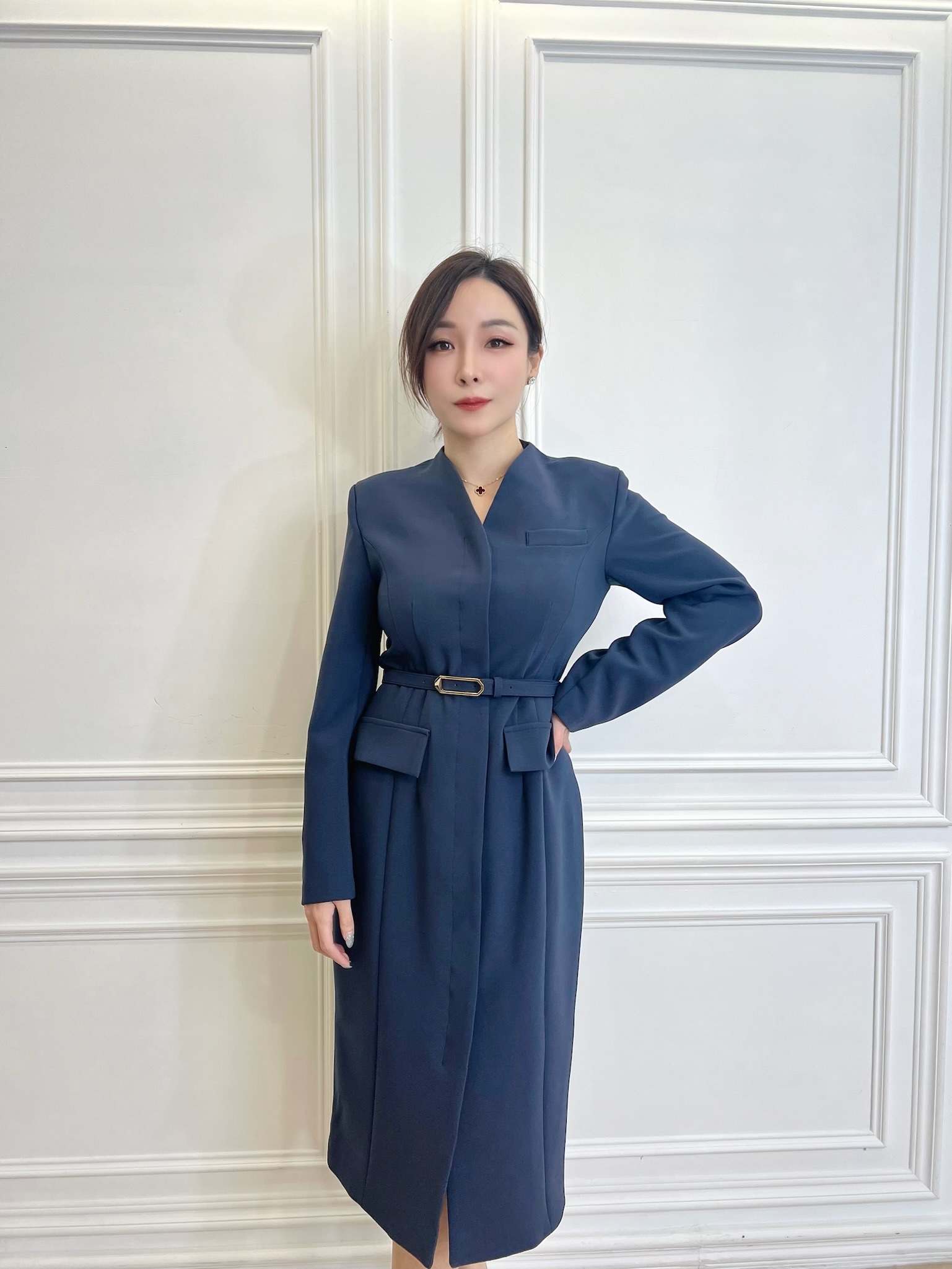 V領腰帶合身洋裝