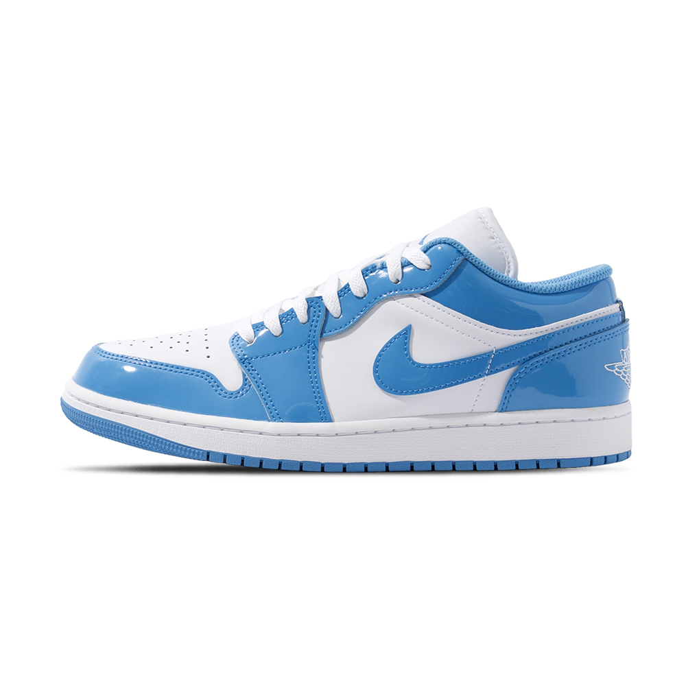 Nike Air Jordan 1 Low SE 男 北卡藍 漆皮 AJ1 喬丹 低筒 休閒鞋 FZ2138-114